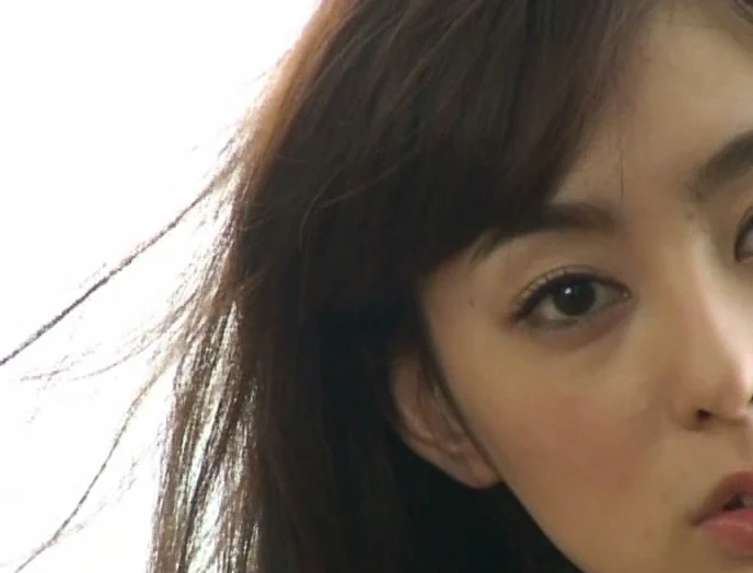 TARGET 秋山莉奈