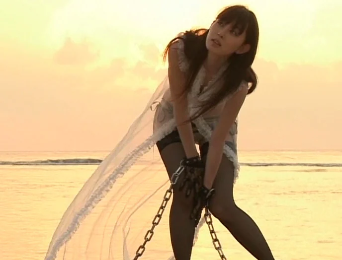 TARGET 秋山莉奈