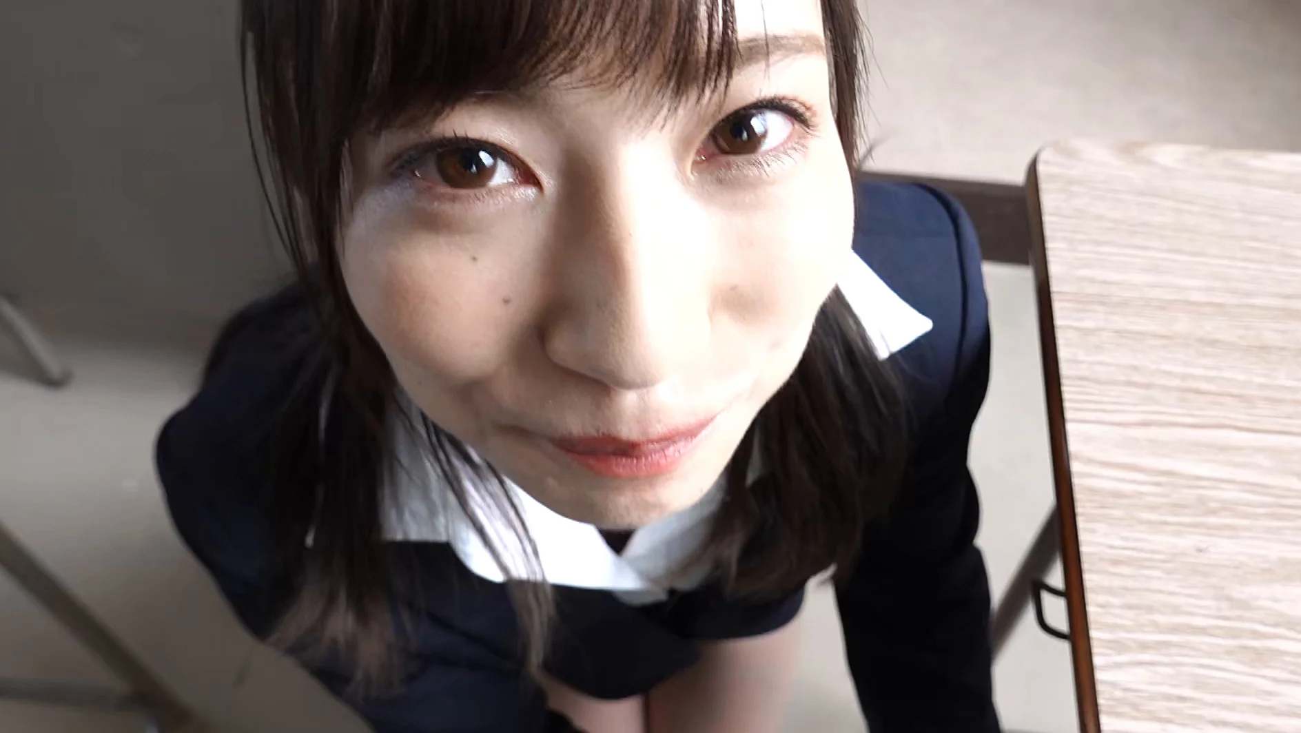 本当に教諭だった彼女がグラビアデビュー ぱつこ