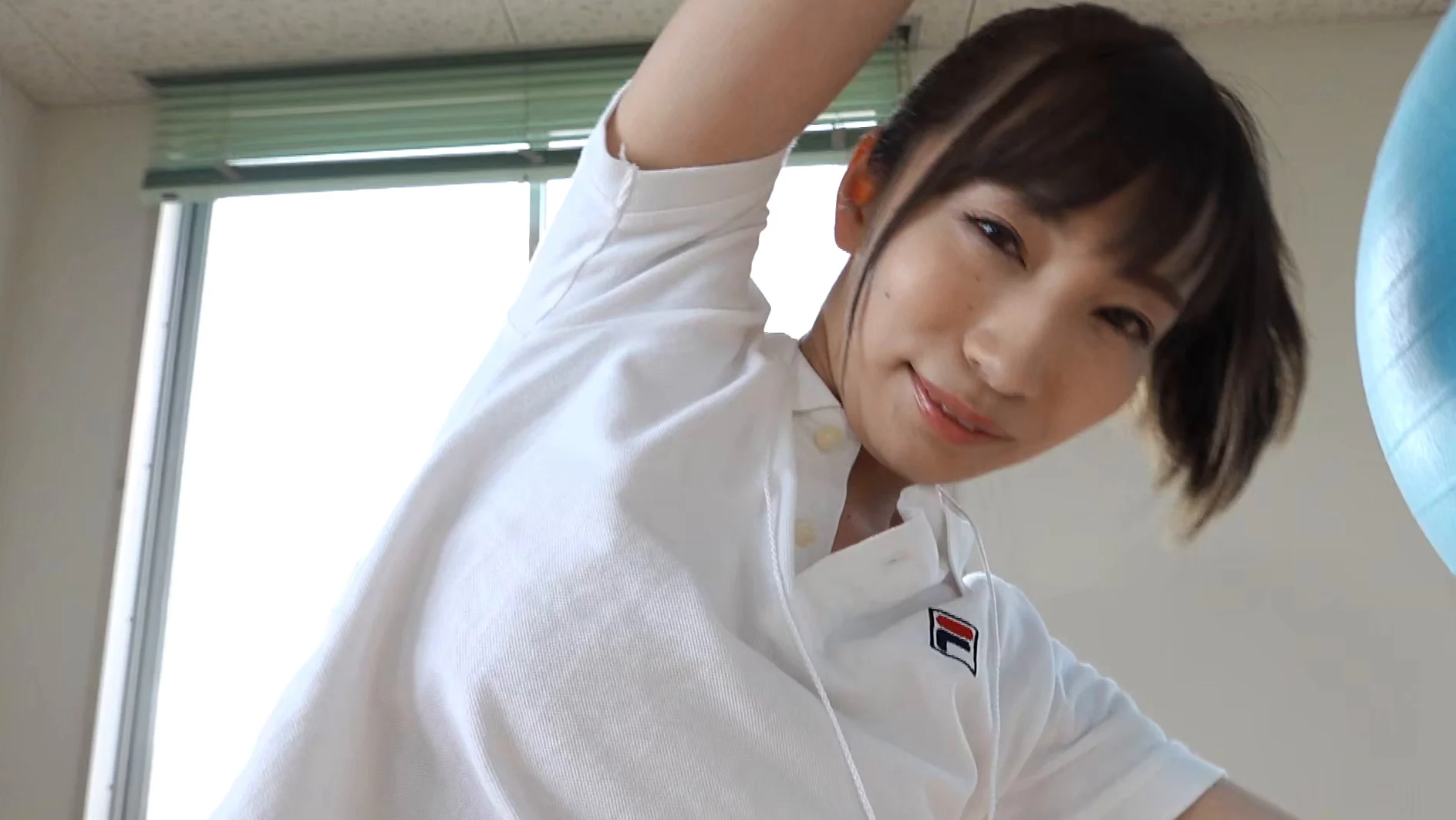 本当に教諭だった彼女がグラビアデビュー ぱつこ