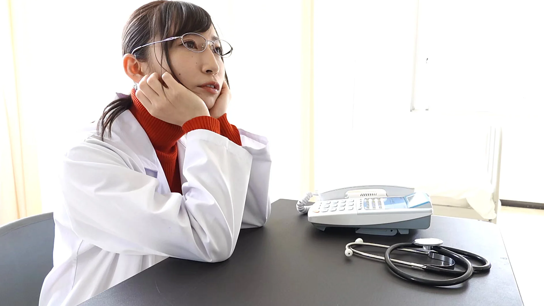 本当に教諭だった彼女がグラビアデビュー ぱつこ