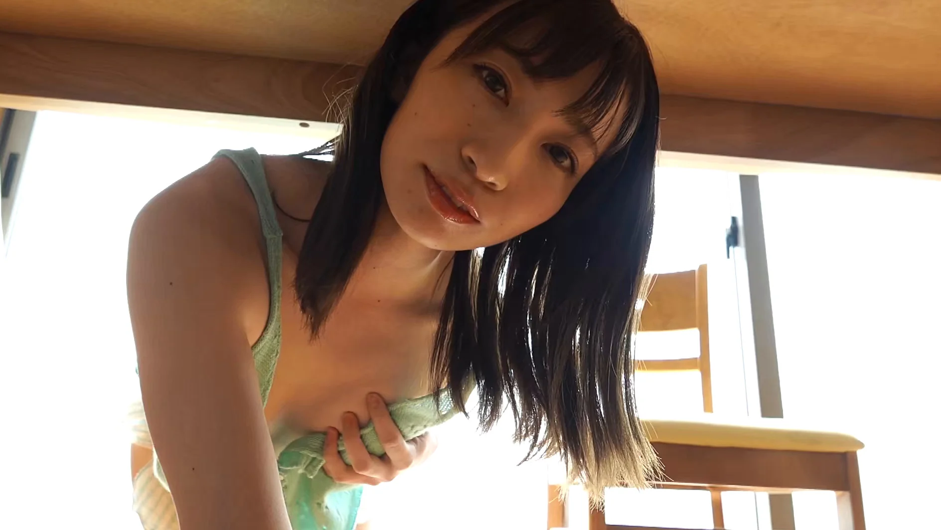本当に教諭だった彼女がグラビアデビュー ぱつこ