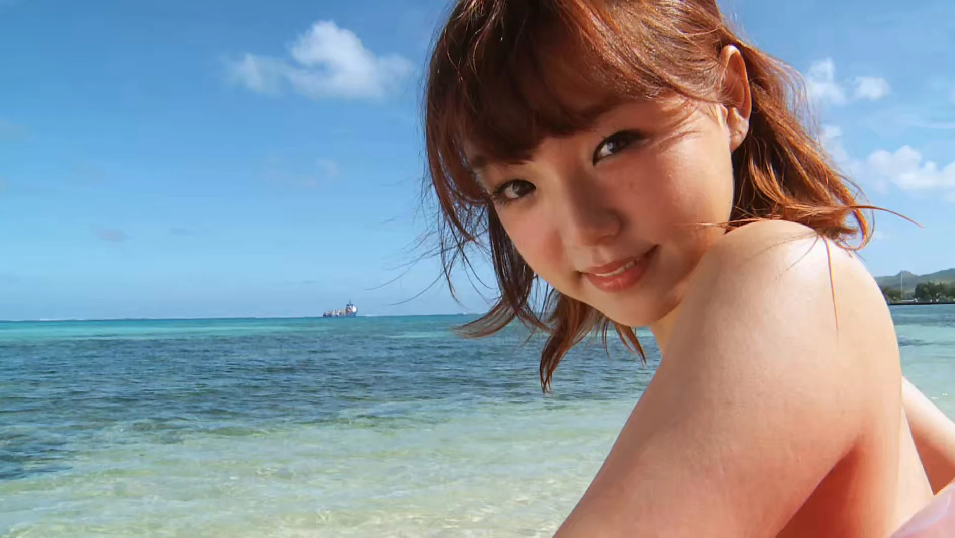 HOLIDAY 篠崎愛