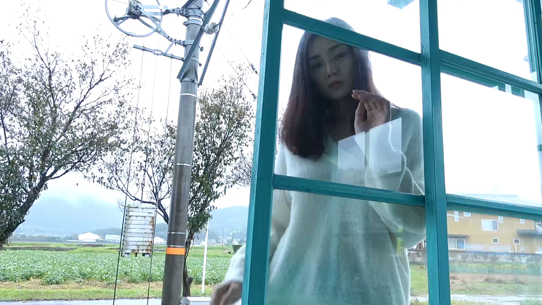 自然のなかで微んで 片山萌美 サンプル画像
