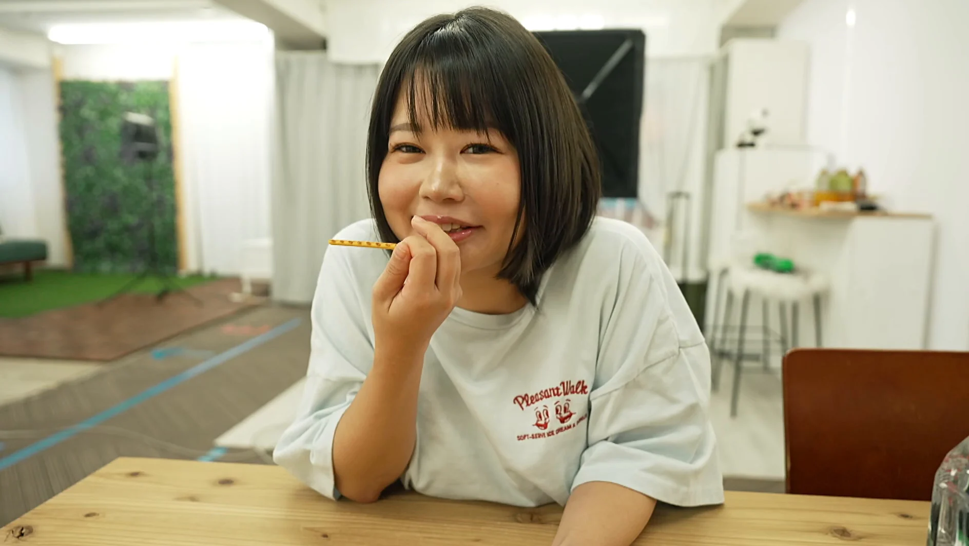 我慢できない！～撮影会のヒミツの裏オプション～ ツジ・ルイス
