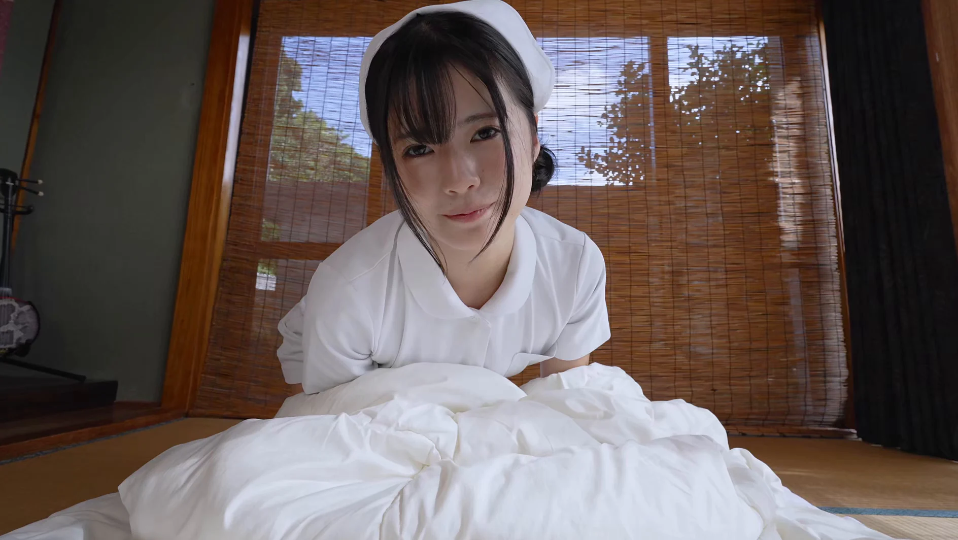 近すぎる素肌 宮越虹海 サンプル画像