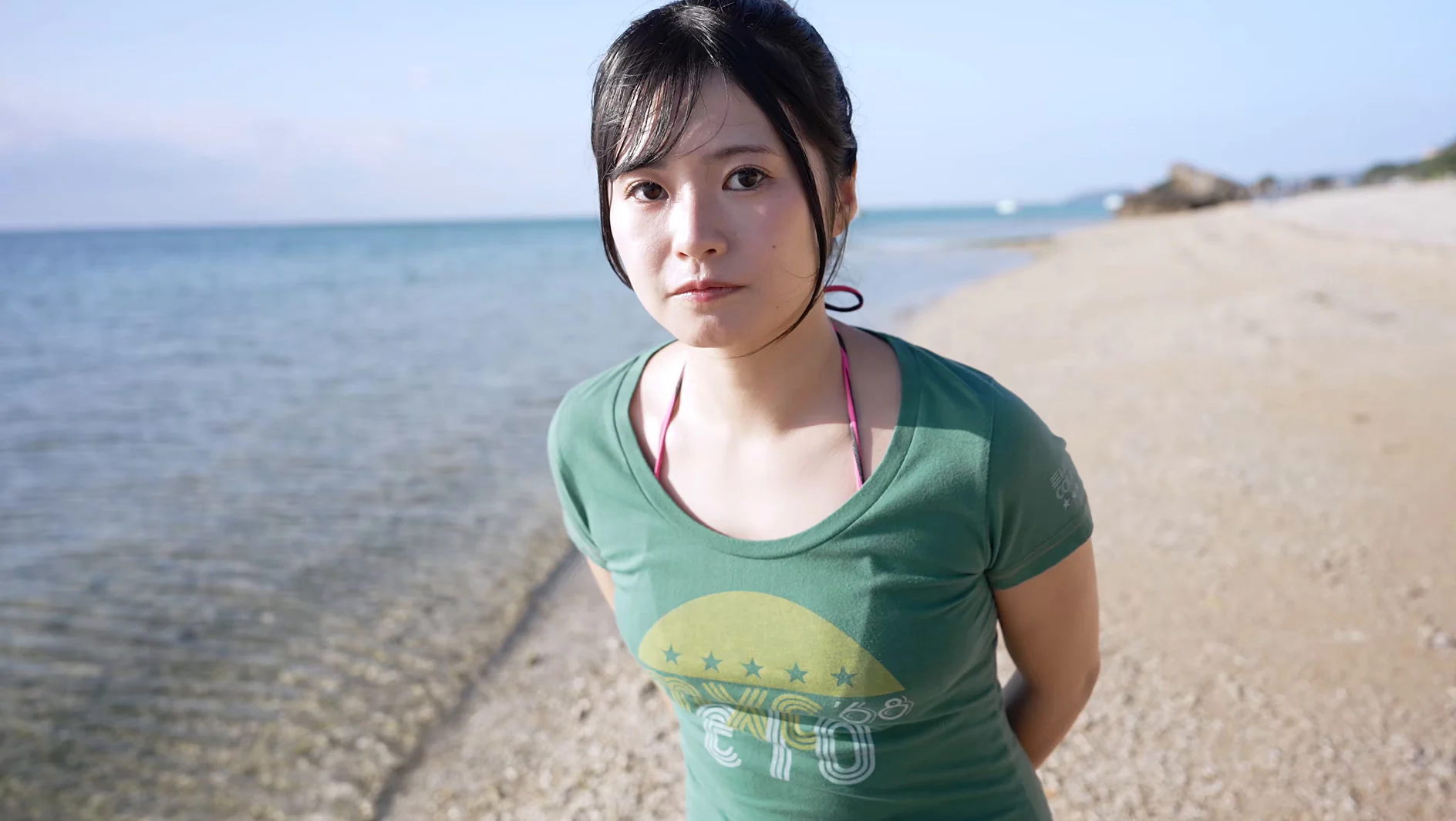 近すぎる素肌 宮越虹海 サンプル画像